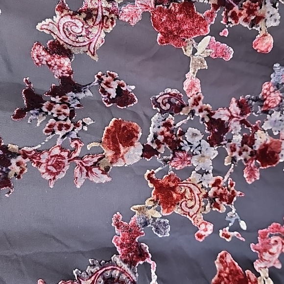 White House Black Market Top - Picture 3 of 7